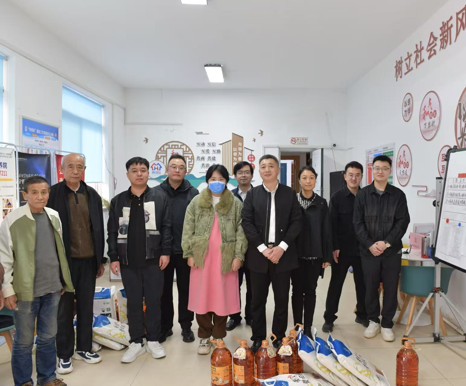 省人大常委会研究室党支部前往沈阳市皇姑区泰山社区居民委员会开展党日活动